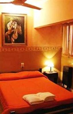 фото отеля Backpackers Home