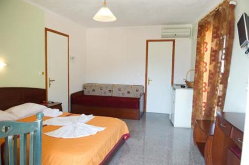 фото отеля Kalias Hotel