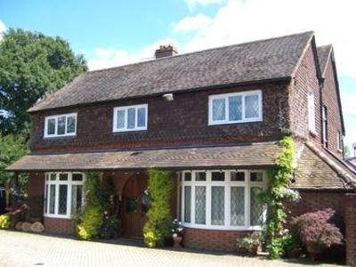 фото отеля Trumbles Gatwick B&B