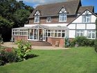 фото отеля Trumbles Gatwick B&B