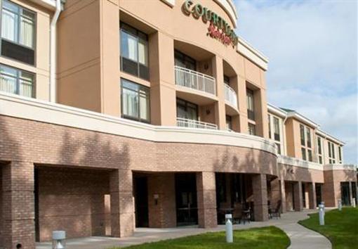фото отеля Courtyard by Marriott Suffolk Chesapeake