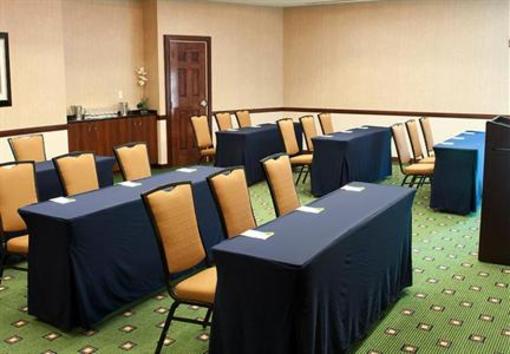 фото отеля Courtyard by Marriott Suffolk Chesapeake