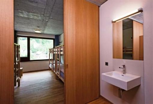 фото отеля Youthhostel Interlaken Ost