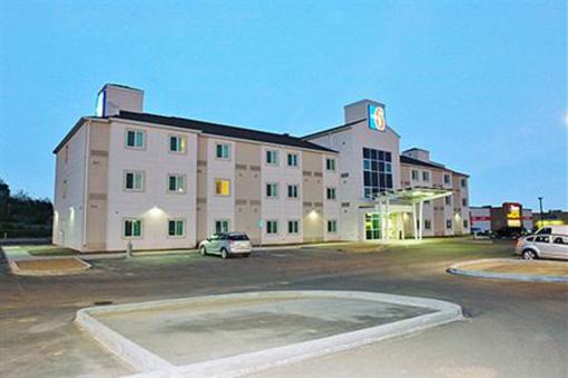 фото отеля Motel 6 Estevan