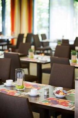 фото отеля Park Inn by Radisson Koeln City West