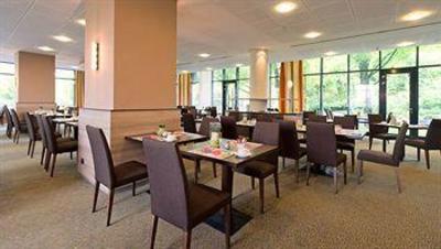 фото отеля Park Inn by Radisson Koeln City West