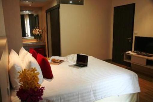 фото отеля Park Village Serviced Suites