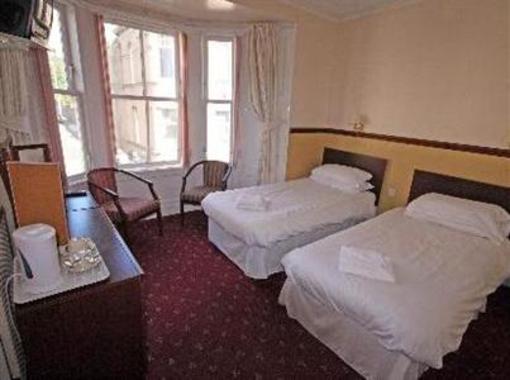 фото отеля Kinloch Arms Hotel