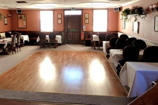 фото отеля Kinloch Arms Hotel