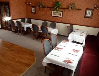 фото отеля Kinloch Arms Hotel