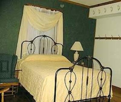 фото отеля The Sawyer House Bed & Breakfast