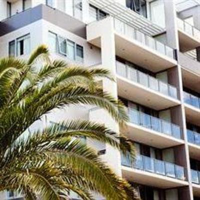 фото отеля Apartments by Nagee Canberra