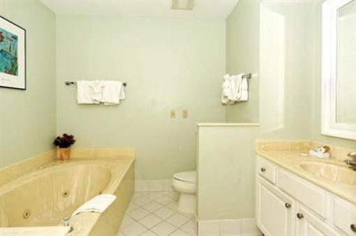 фото отеля Spinnaker Townhomes Hilton Head Island
