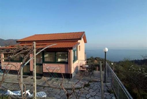 фото отеля Agriturismo L'Ulivo e IL Mare