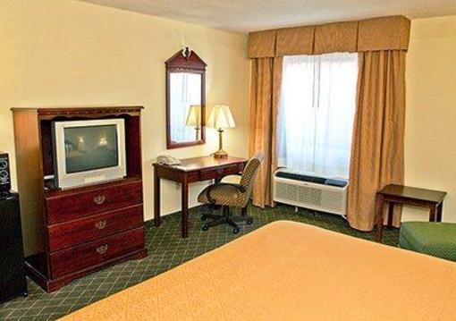 фото отеля Quality Inn Saraland