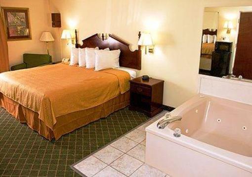 фото отеля Quality Inn Saraland