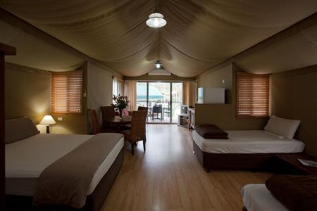 фото отеля Ocean Beach Resort and Holiday Park