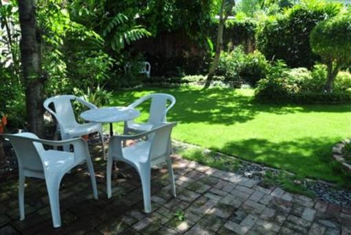 фото отеля White Mansion Davao