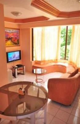 фото отеля White Mansion Davao