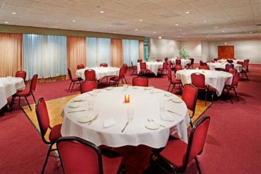 фото отеля Holiday Inn South Kingstown