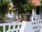 фото отеля Stain Glass Cottage Colva