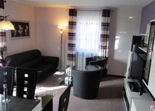 фото отеля Hotel Rhoener Land