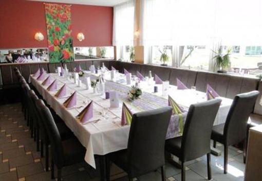 фото отеля Hotel Rhoener Land
