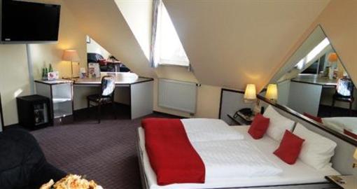 фото отеля Hotel Rhoener Land