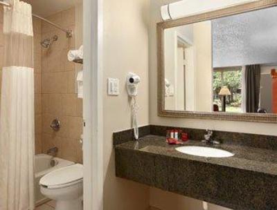 фото отеля Ramada Inn New Iberia