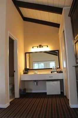 фото отеля The Olympia Lodge Pacific Grove