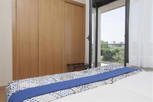фото отеля Aparthotel Jardines de Aristi Vitoria-Gasteiz