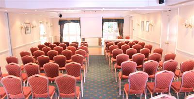 фото отеля The Devils Punchbowl Hotel Hindhead