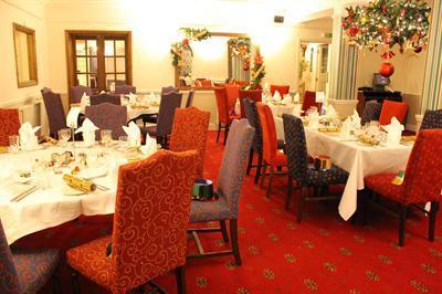фото отеля The Devils Punchbowl Hotel Hindhead