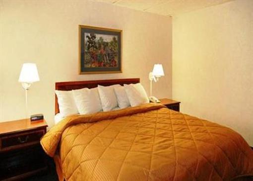 фото отеля Comfort Inn Arlington Boulevard Falls Church