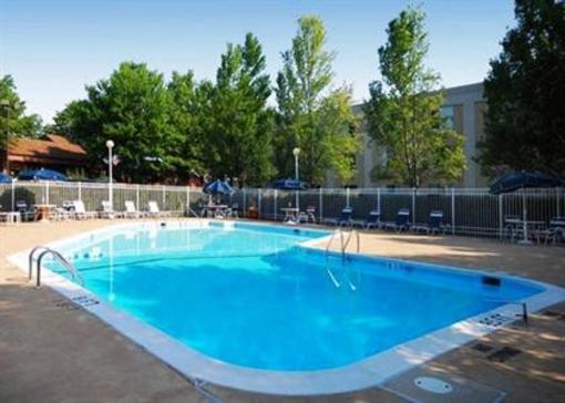 фото отеля Comfort Inn Arlington Boulevard Falls Church
