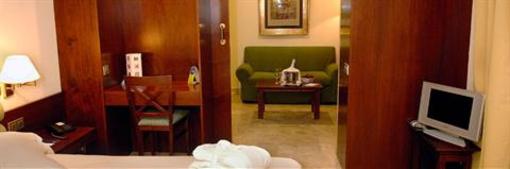 фото отеля Hipocrates Curhotel
