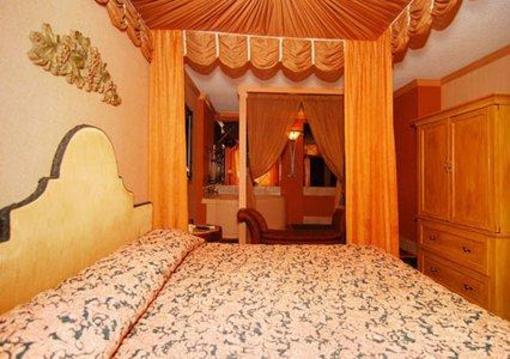 фото отеля Rodeway Inn & Suites Broker Boulder