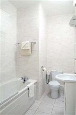 фото отеля Hotel Isaacs Cork