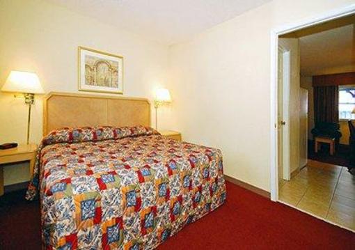 фото отеля Rodeway Inn & Suites Newport News