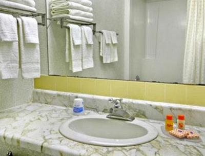фото отеля Howard Johnson Express Inn Sandusky Cedar Point Entrance