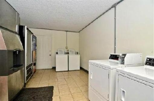 фото отеля Econo Lodge Colonial Heights