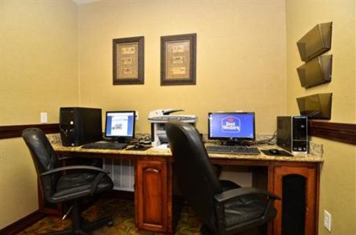 фото отеля BEST WESTERN PLUS Monica Royale Inn & Suites