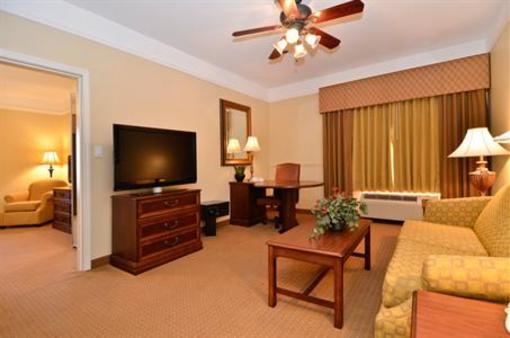 фото отеля BEST WESTERN PLUS Monica Royale Inn & Suites