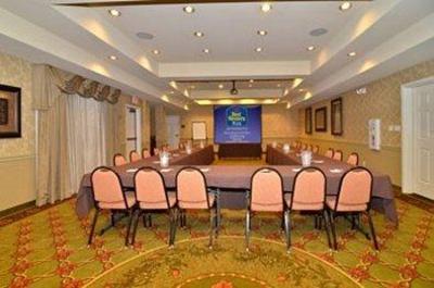 фото отеля BEST WESTERN PLUS Monica Royale Inn & Suites