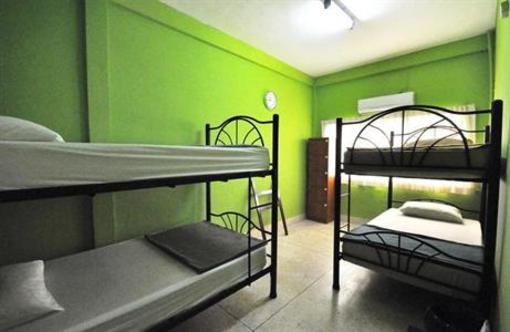 фото отеля The Urban Age Hostel