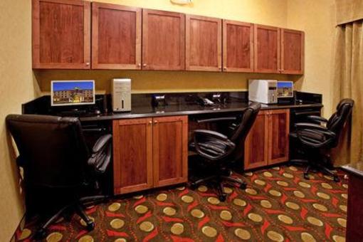 фото отеля Holiday Inn Express Hotel & Suites Lavonia