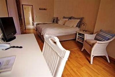 фото отеля Sandfields Guesthouse