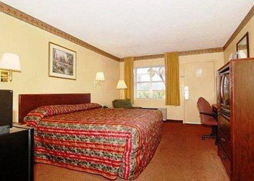 фото отеля Econo Lodge West Gainesville