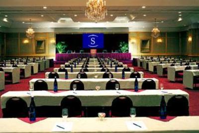 фото отеля Stamford Plaza Hotel and Conference Center