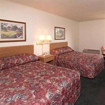 фото отеля Masters Inn Tampa Fairgrounds